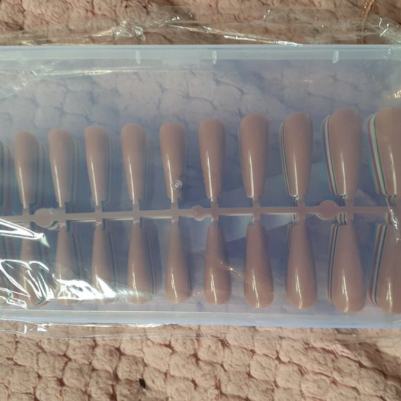 Brand New XL False Nails -240CT - Picture 1 of 3
